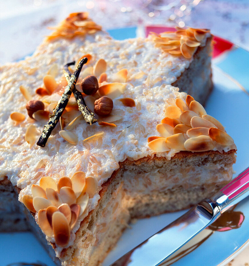 Stella di Natale crema, mandorle e… polvere magica!