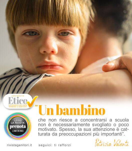 Bambino che esprime un disagio con genitore attento che ascolta e osserva segnali