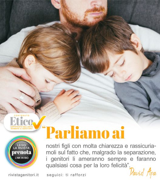 papà separato che rassicura i figli durante un momento di dialogo