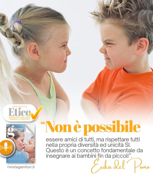 Due bambini imparano a fare pace dopo un litigio con il supporto di un adulto che insegna empatia e ascolto
