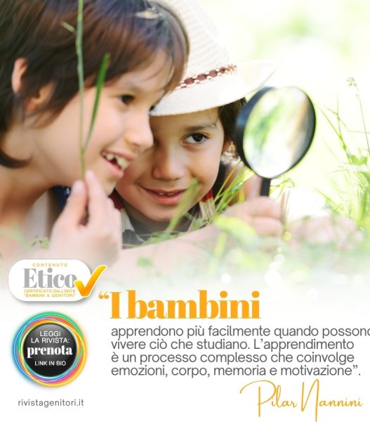 Bambino che impara all’aperto nella natura con materiali scolastici, simbolo di apprendimento esperienziale e motivazione allo studio